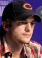/album/fotogaleria/ashton-kutcher-muetze-r2-jpg/